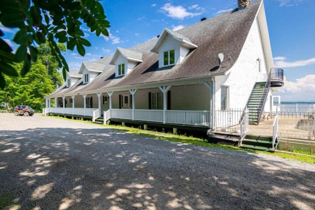 Les Labbe Chalet Saint-Francois